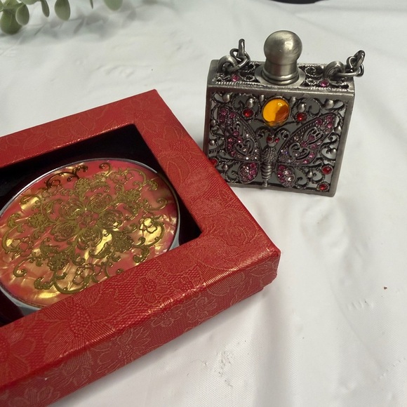 Vintage set Silver Decorative Perfume Bottle with Mirror - Picture 13 of 13